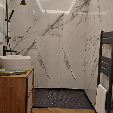Chic Center Apartament *